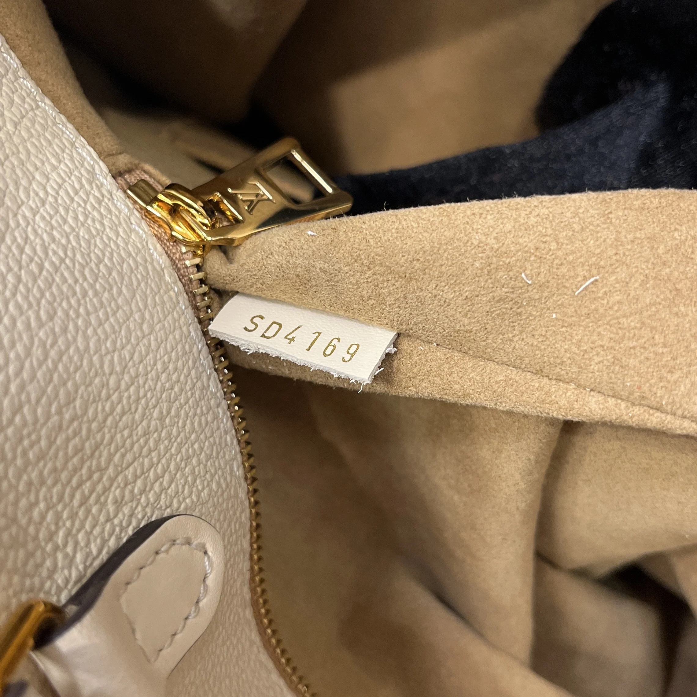 OnTheGo Tote Monogram Empreinte Giant GM - Image 7