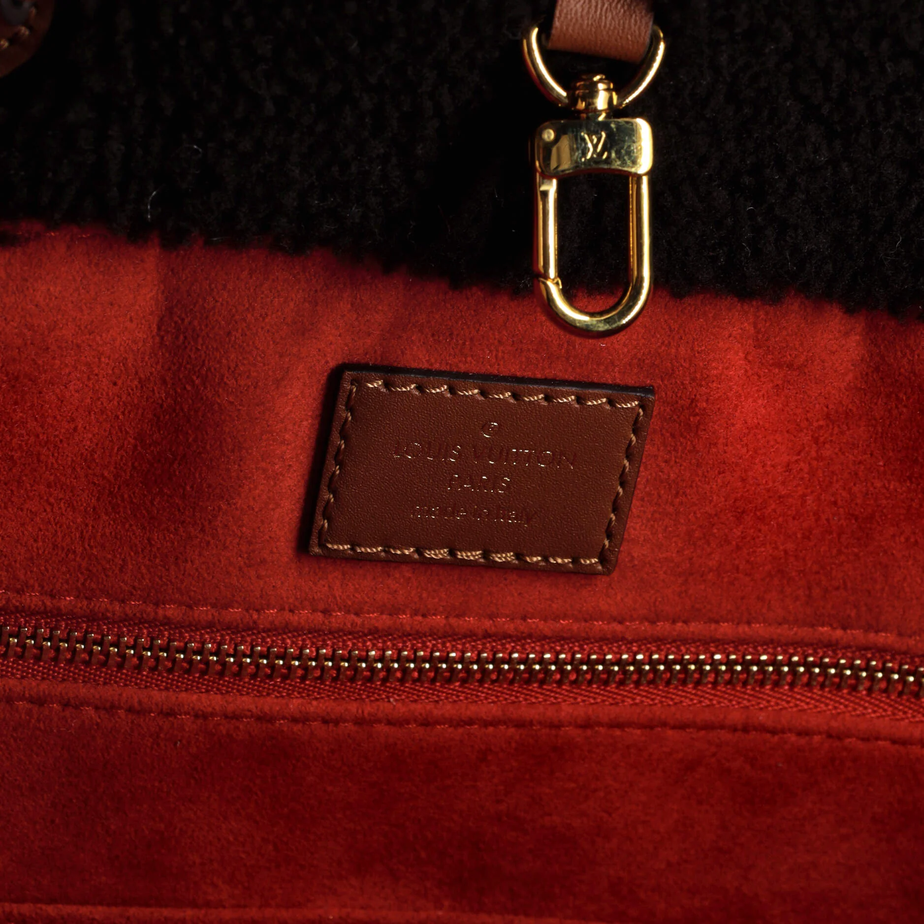 OnTheGo Tote Monogram Giant Teddy Fleece GM - Image 6